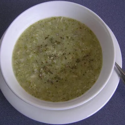 Крем суп из брокколи, цветной капустой и куриным филе