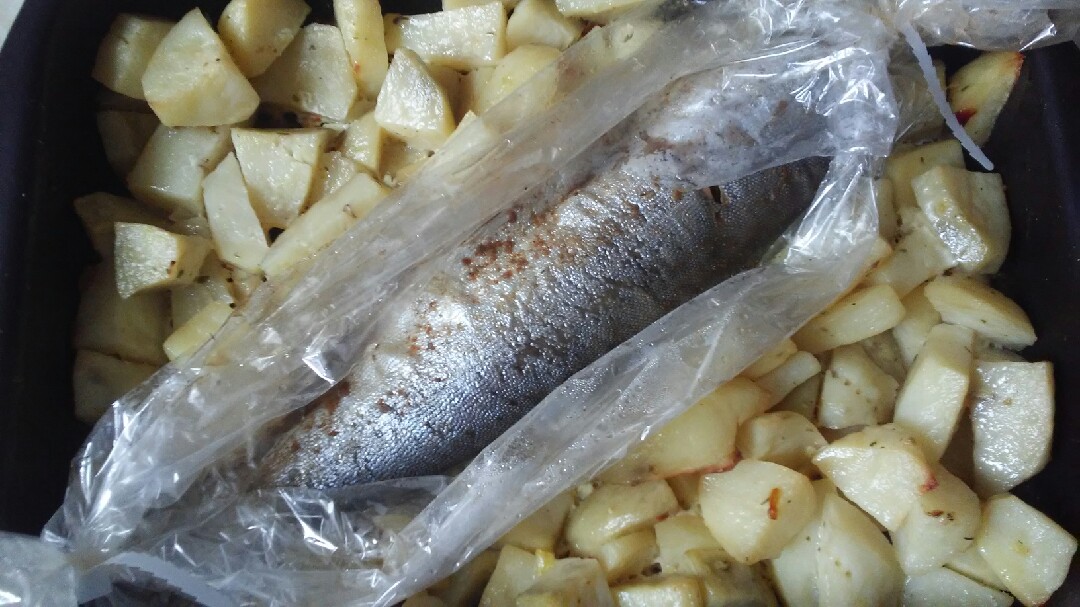 Рыба с картошкой в рукаве - рецепт автора Юлия Киселева 🌳 ✈️