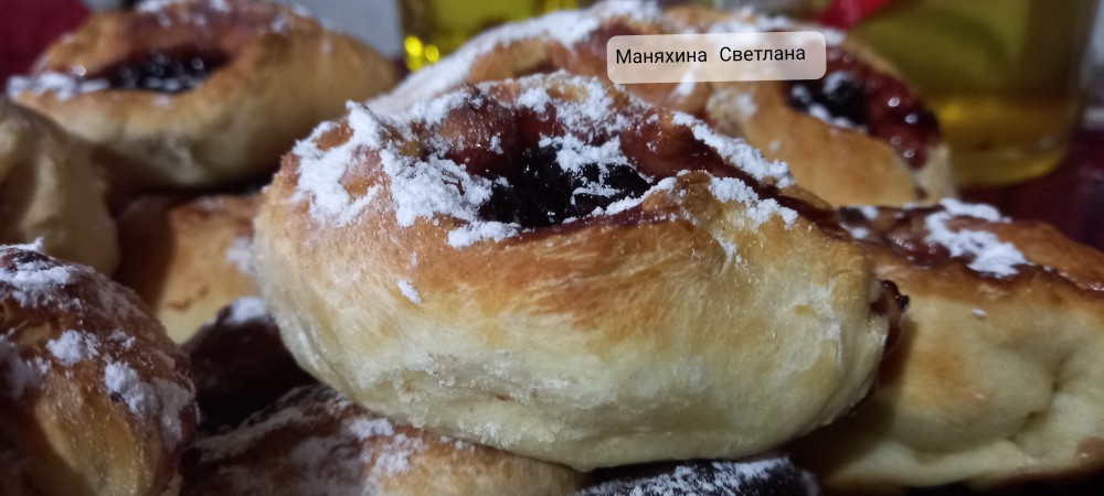 Булочки с малиновым джемом