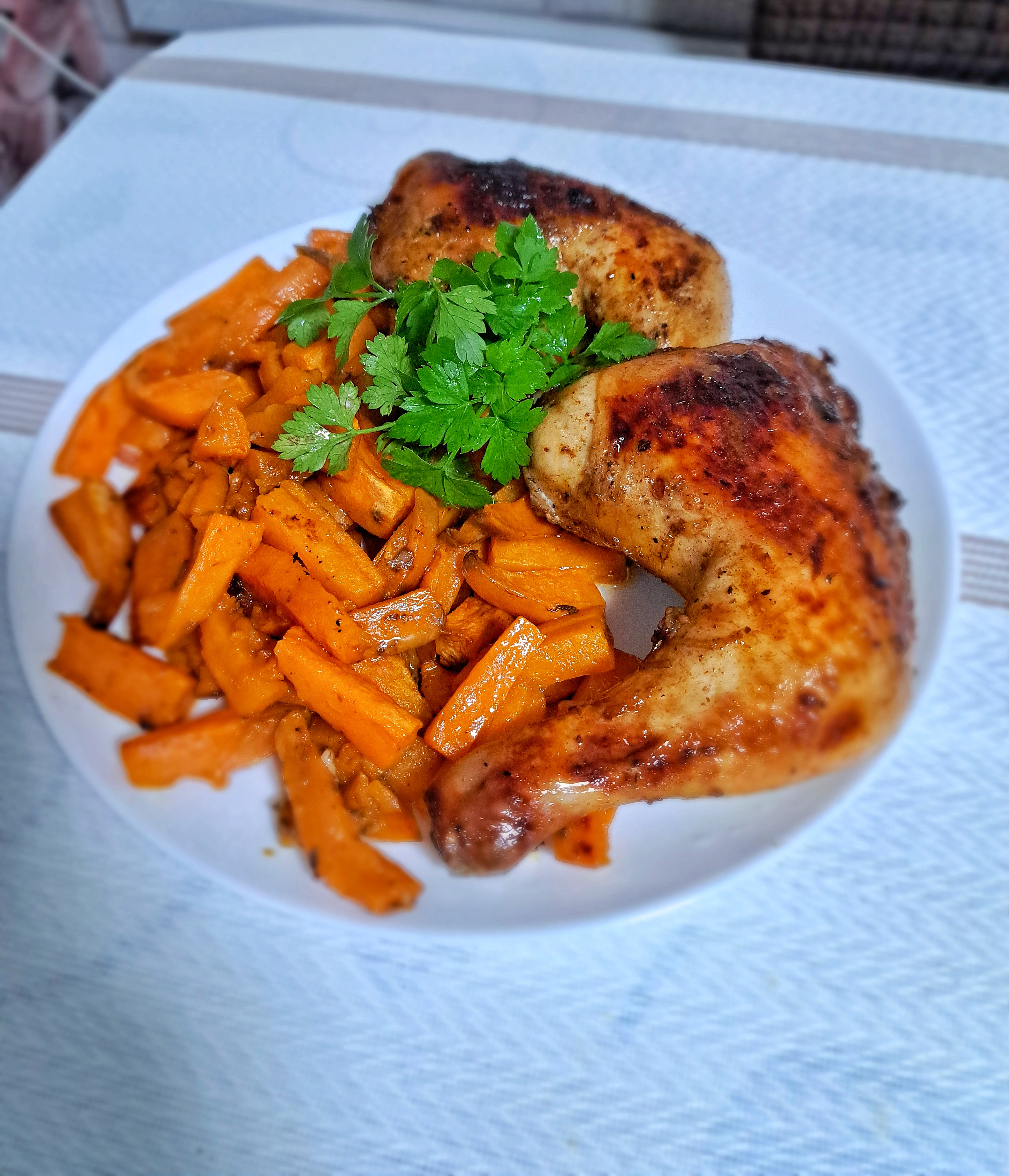 Батат с курицей в духовке