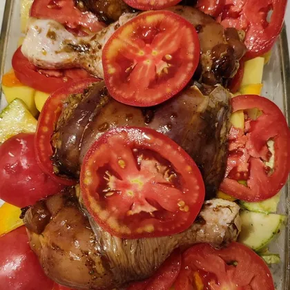 Курица с овощами в медово-соевом соусе в духовке