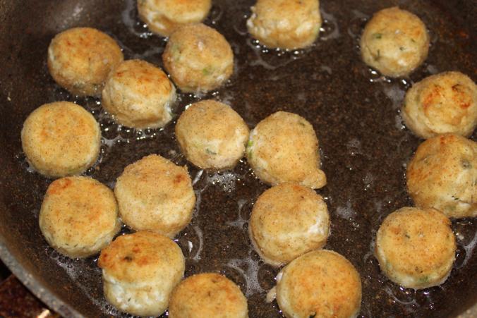 Сырные шарики с чесноком – пошаговый рецепт приготовления с фото