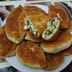 Пирожки на кефире с луком и яйцом