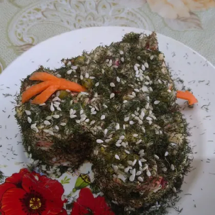 Салат из консервированных кальмаров "Стрела Амура"