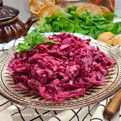 Салат из свеклы с сыром и яйцом