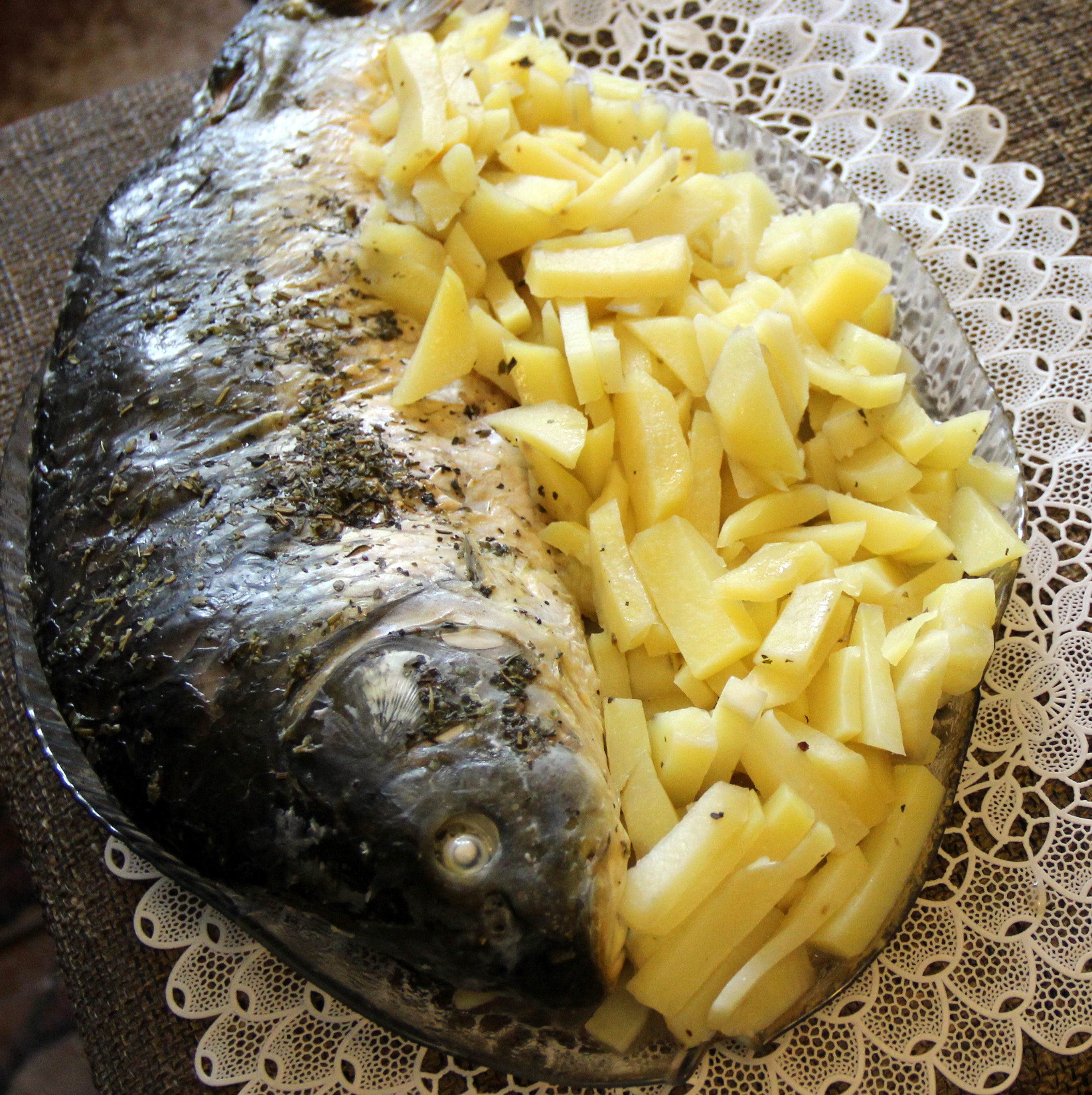 Красная рыба, запеченная с картофелем в духовке (в рукаве). Рецепт с фото