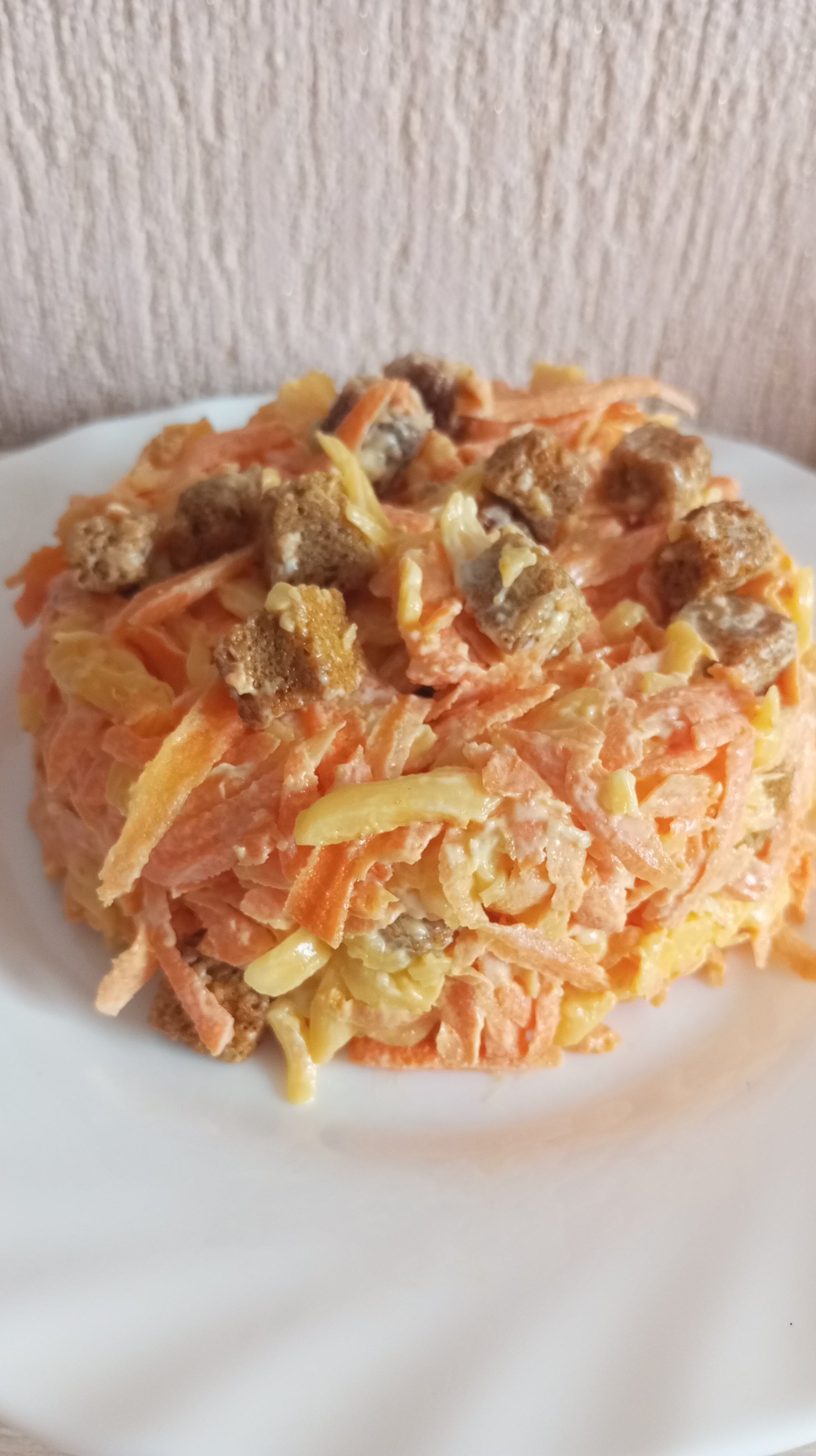 Салат из моркови, сыра и колбасы - 6 пошаговых фото в рецепте