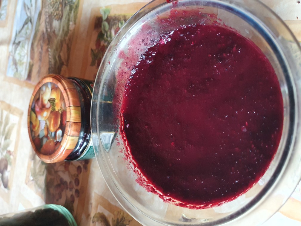 Аджика из чёрной смородины