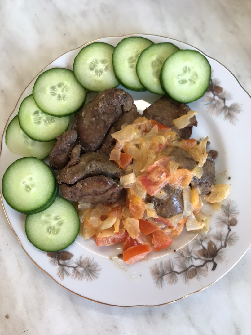 Куриная печень со сливочным соусом