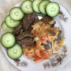 Куриная печень со сливочным соусом