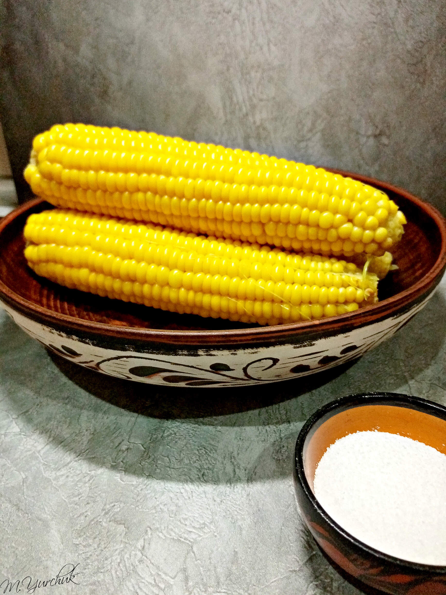Вареная молодая кукуруза