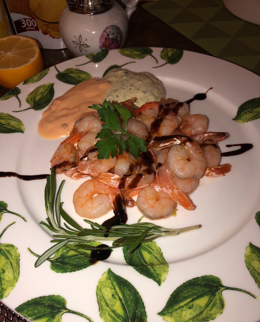 Креветки с чесночным соусом