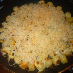 Пельмени жареные с сыром