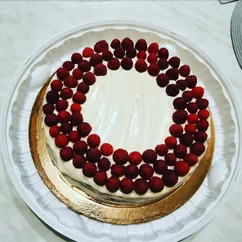 Сметанный пирог со свежей малиной 🍰