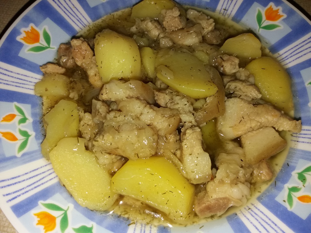 Картошка, тушенная с салом — рецепты | Дзен