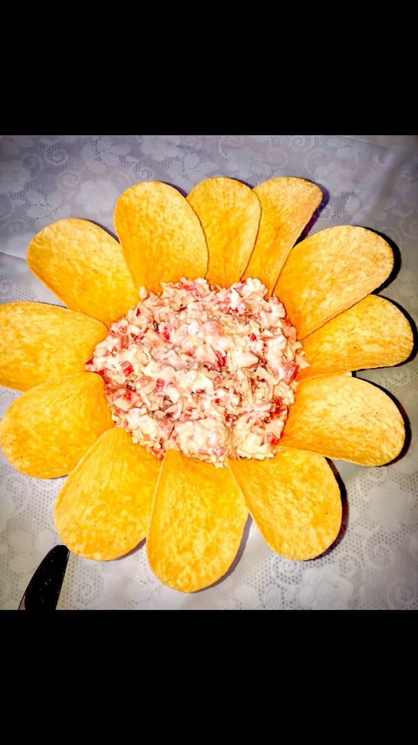 Закуска на чипсах