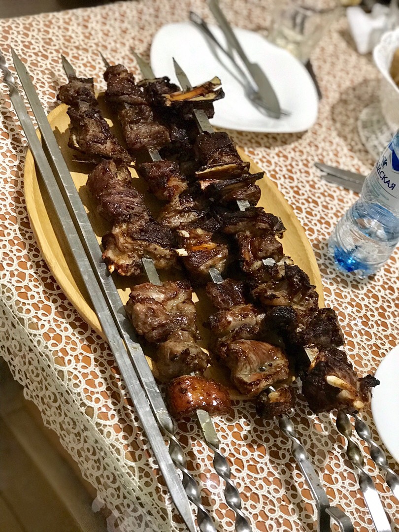 Шашлык из баранины, замаринованный с киви
