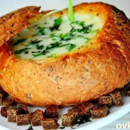 Картофельный суп-пюре в горшочках из хлеба