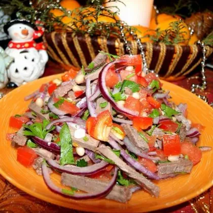 Салат из говядины с овощами