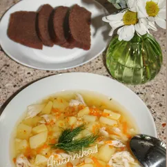 Лёгкий суп с курицей и красной чечевицей