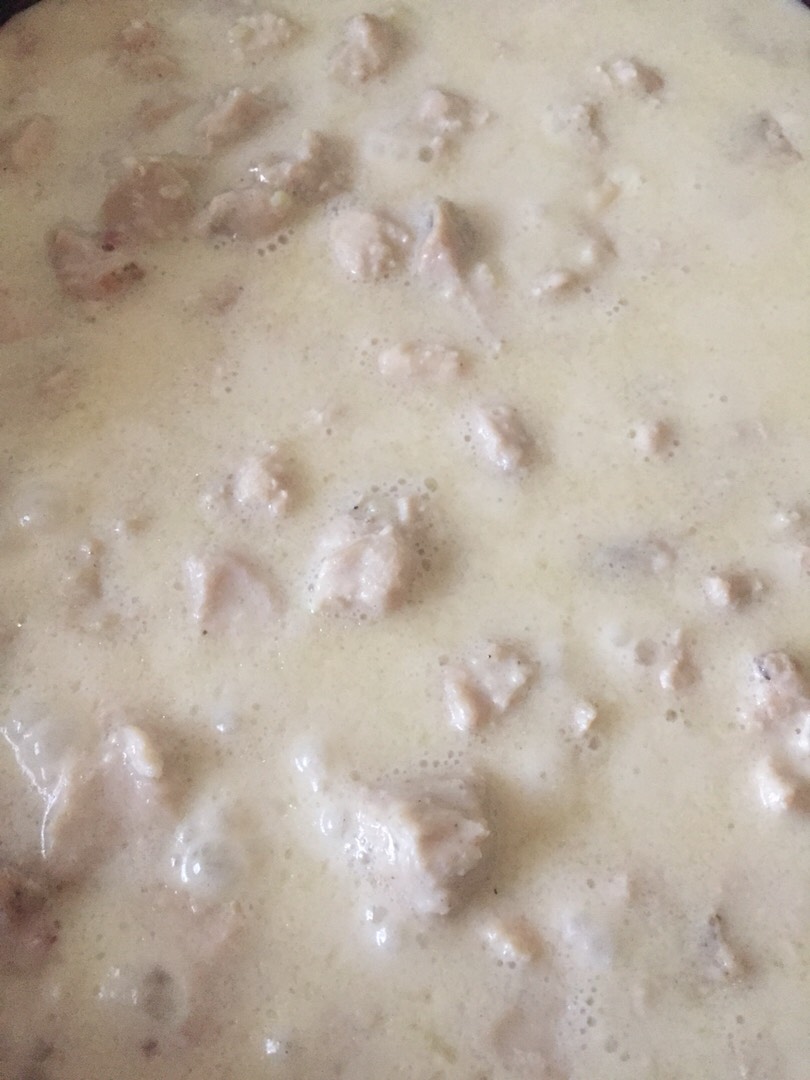 Курица с соусом из плавленного сыра