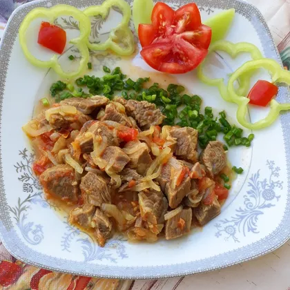 Мясо тушеное с помидорами. #кулинарныймарафон