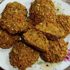 Булочки из зеленой гречки с морковью