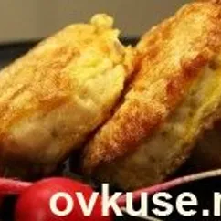 Котлеты с курицей и вафлями