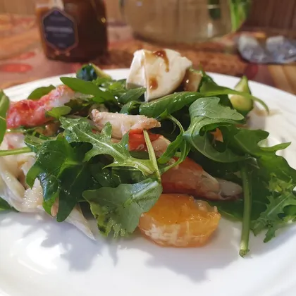 Салат с крабовым мясом и мандаринами