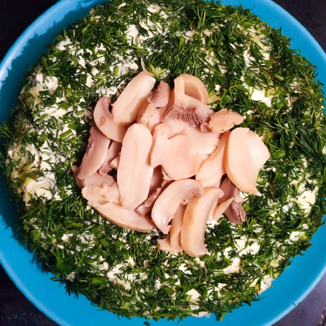 Салат «Дубок» с курицей и грибами