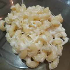 Макароны под сырным соусом