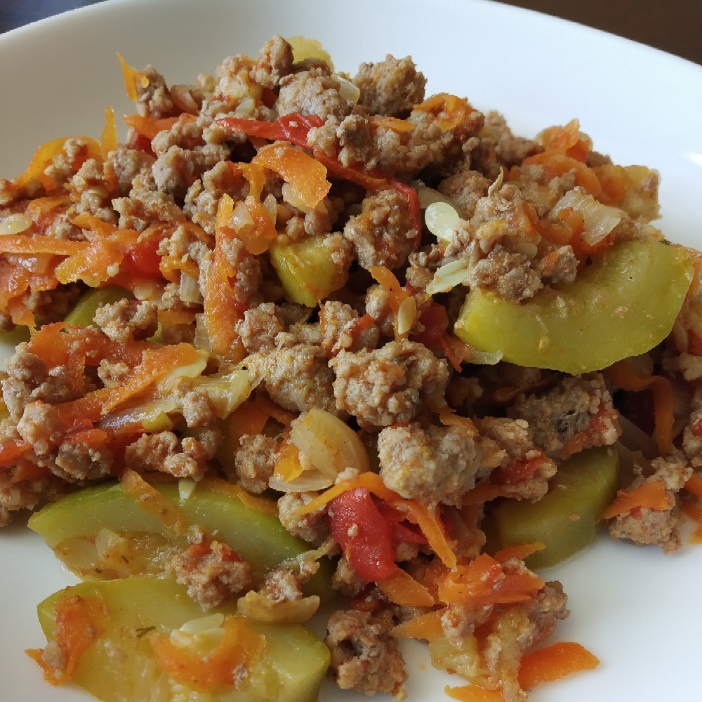 Кабачки, тушеные с постным фаршем