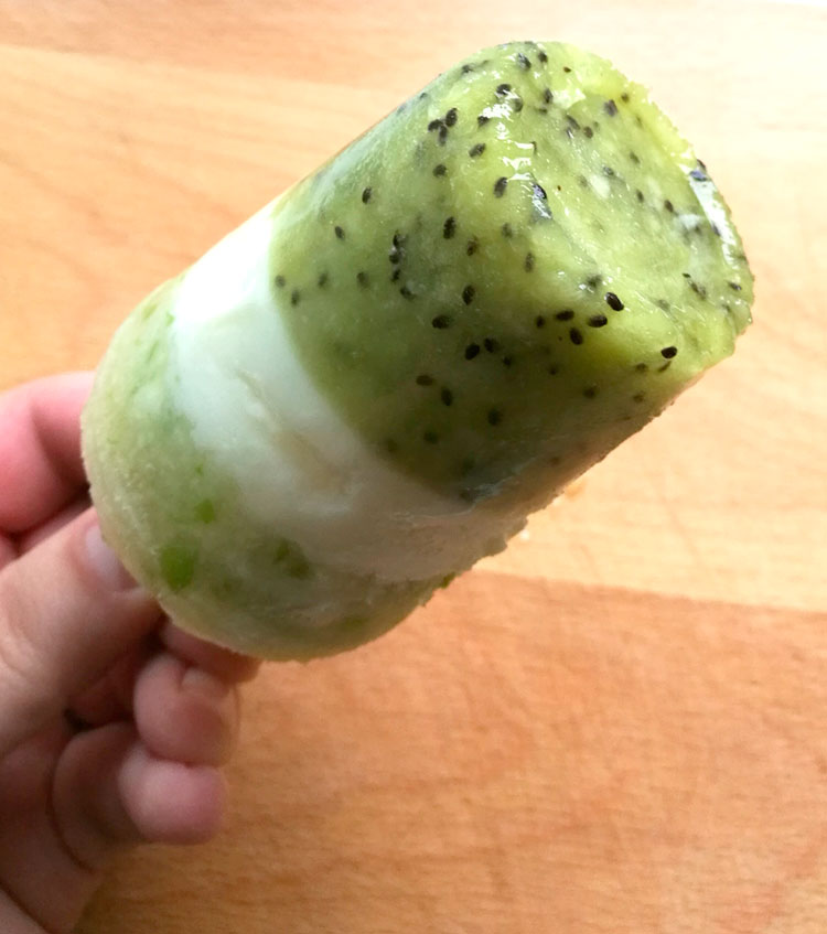 Мороженое "Фруктовый лёд" с киви и яблоком