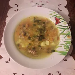 Рассольник с мясом, рисом и солеными огурцами