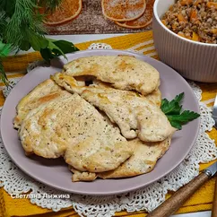 Отбивные из куриных грудок на сковороде