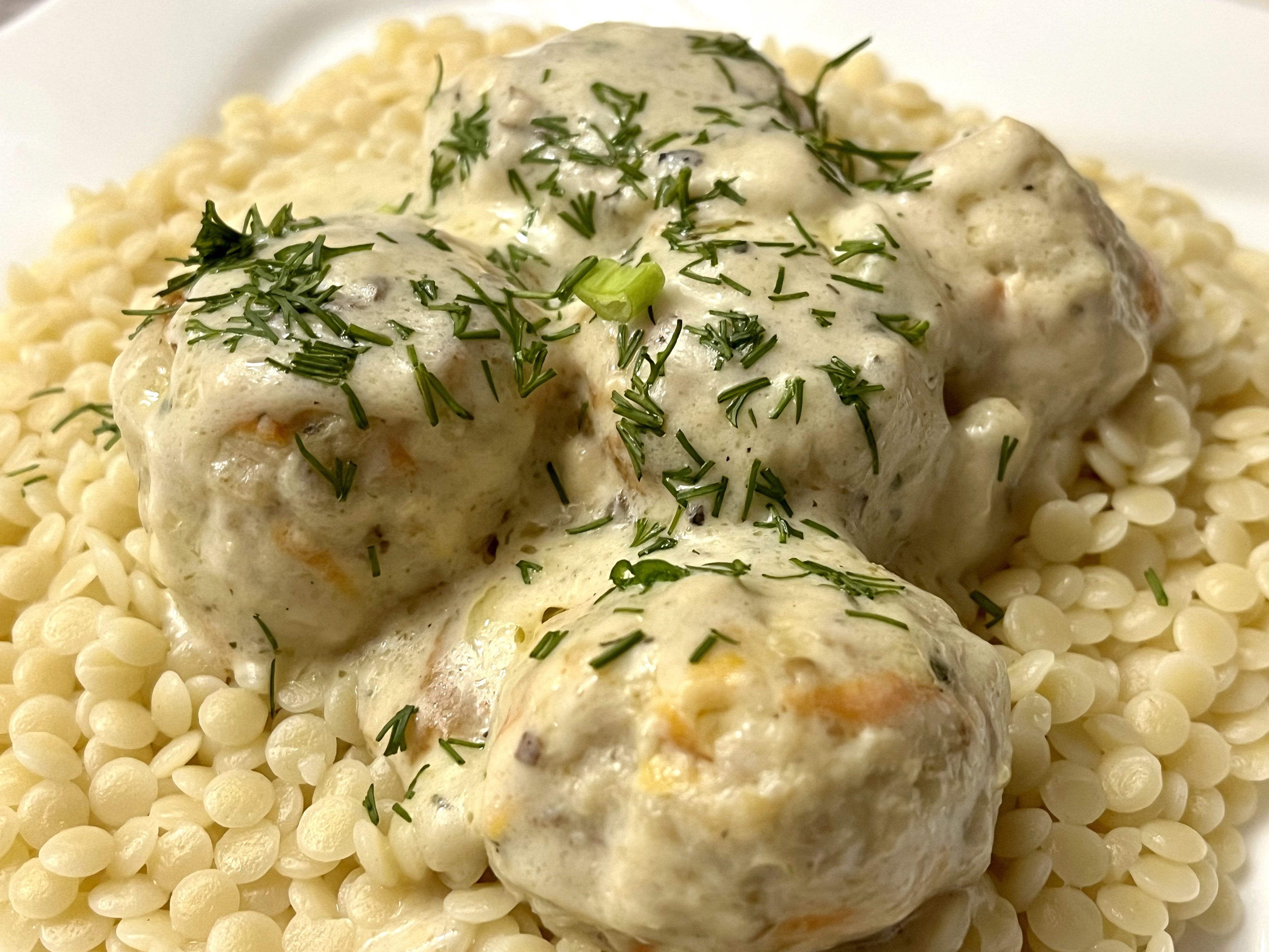 Куриные фрикадельки в сливочном соусе 