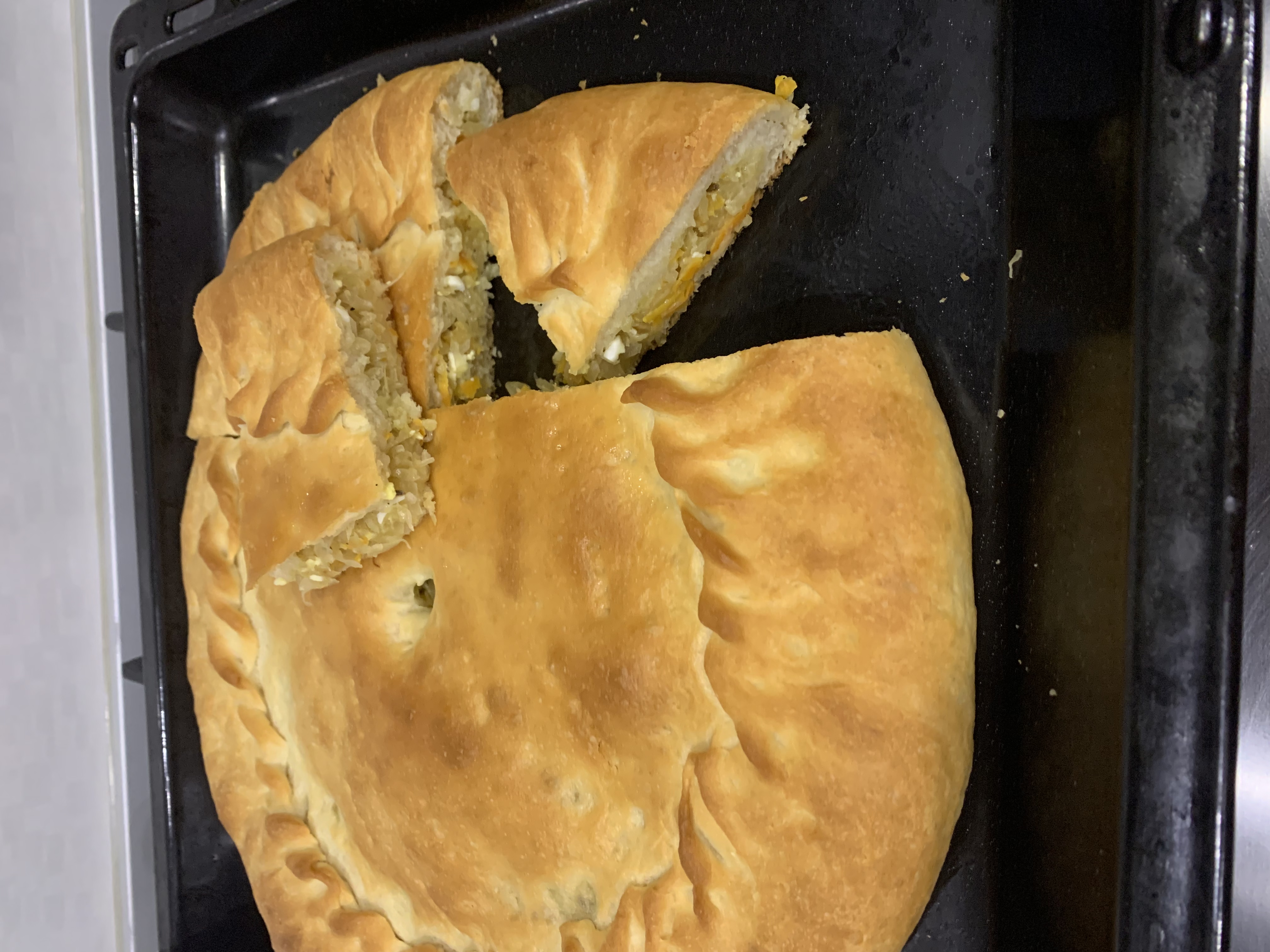 Пирог с квашеной капустой и яйцом 