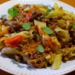 Макароны с фаршем и овощами