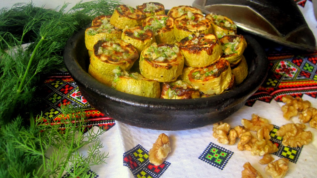 Кабачки в чесночном соусе