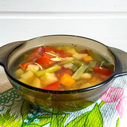 Овощной суп с индейкой и стручковой фасолью в мультиварке-скороварке