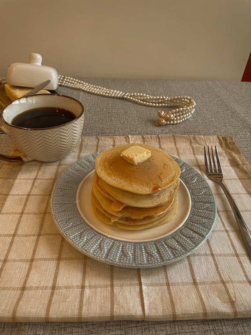 Панкейки с корицей и джемом