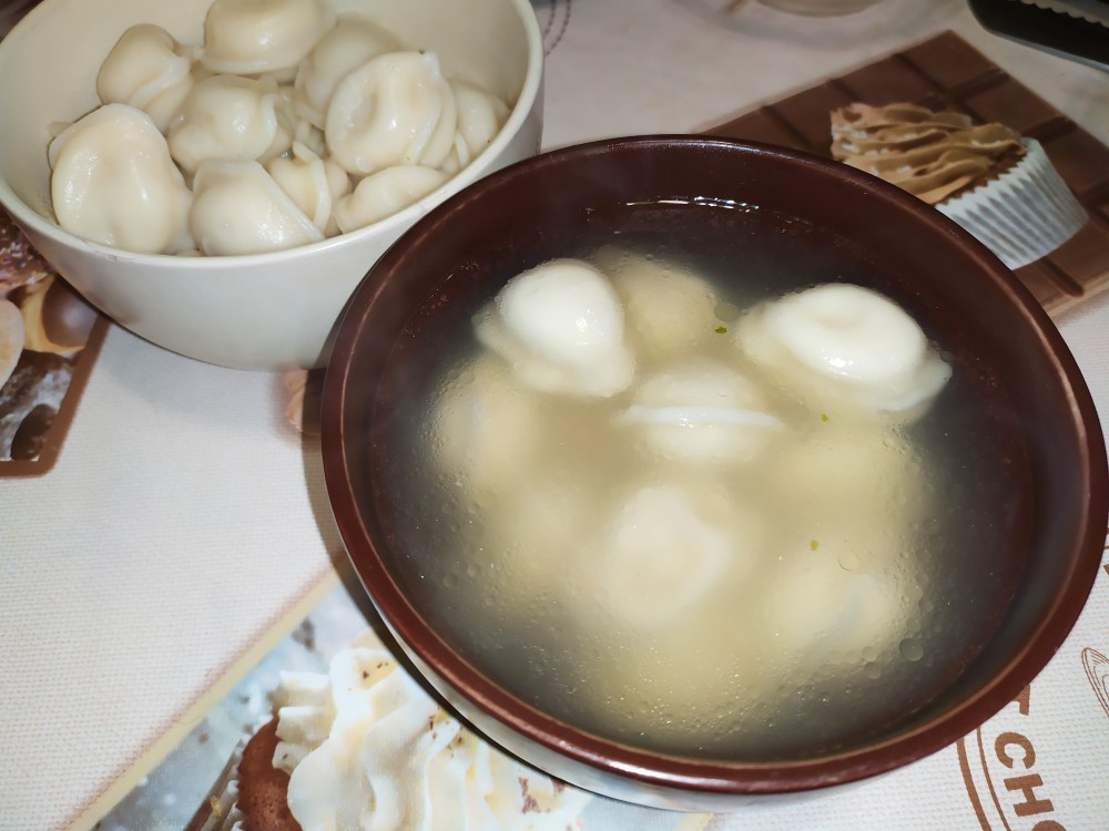 Пельмени с бульоном