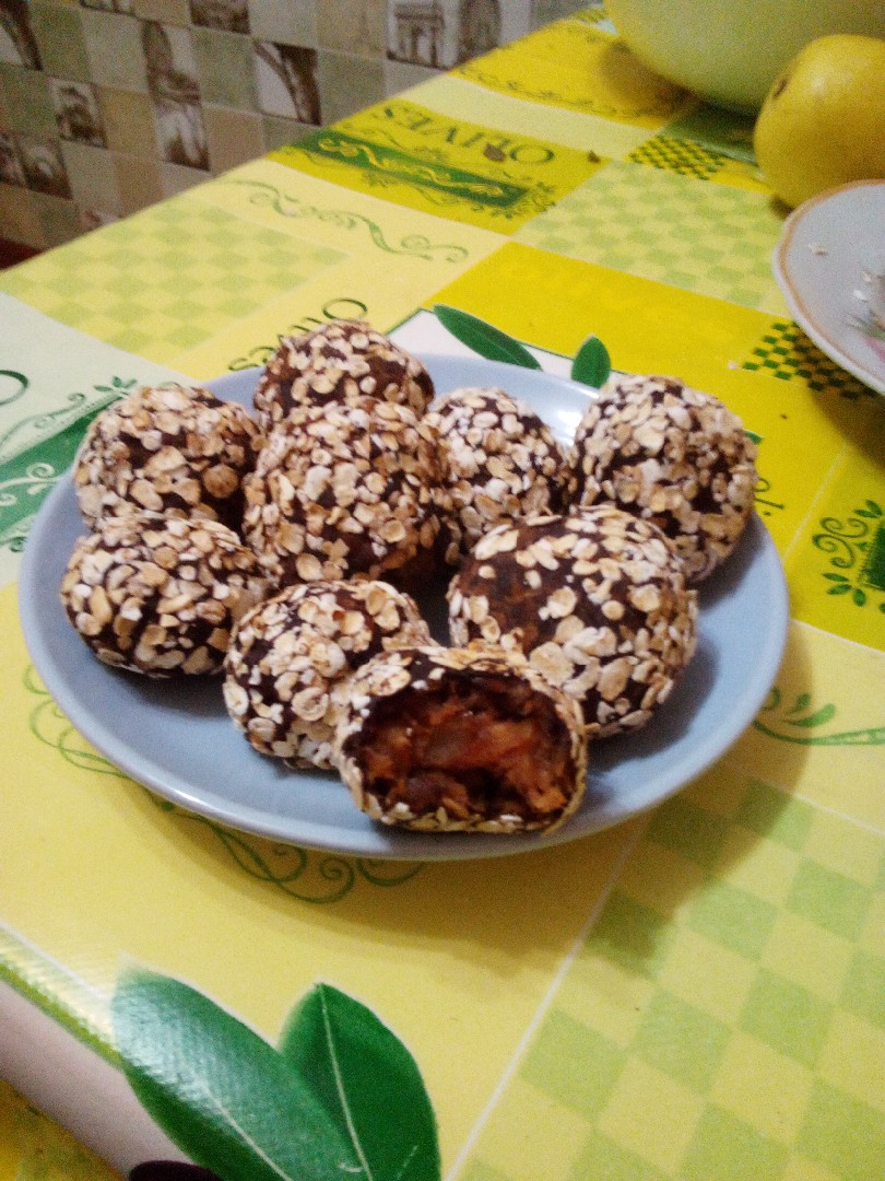 Запечённые конфеты из сухофруктов