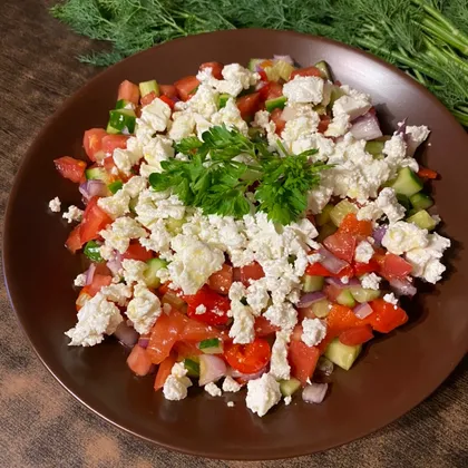 🇧🇬 Шопска салата (Shopska salad) - салат из свежих овощей с брынзой