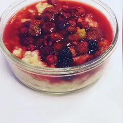 Нежная овсянка🌾 с домашними ягодами🍓🍒