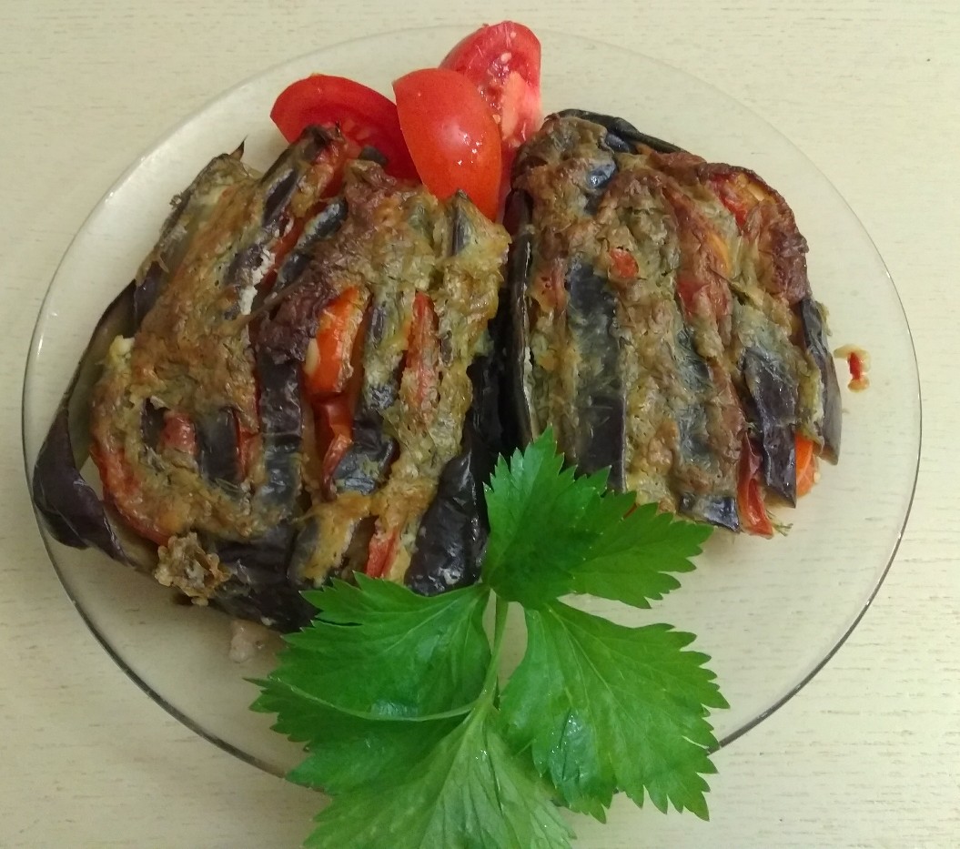 Запеченные баклажаны с сыром, помидорами и чесноком в духовке рецепт с фото пошагово