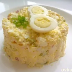 Салат из курицы с соленым огурцом