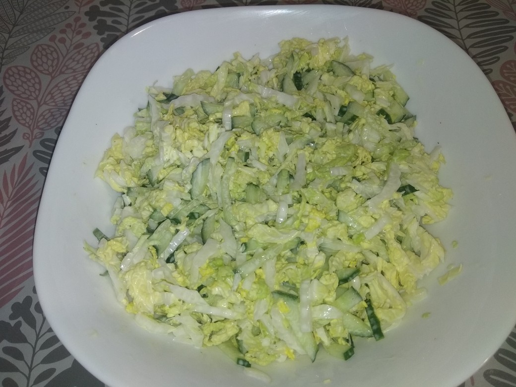 Салат из пекинской капусты с яйцами - пошаговый рецепт с фото