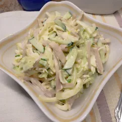 Салат из кальмаров, яиц и огурца 