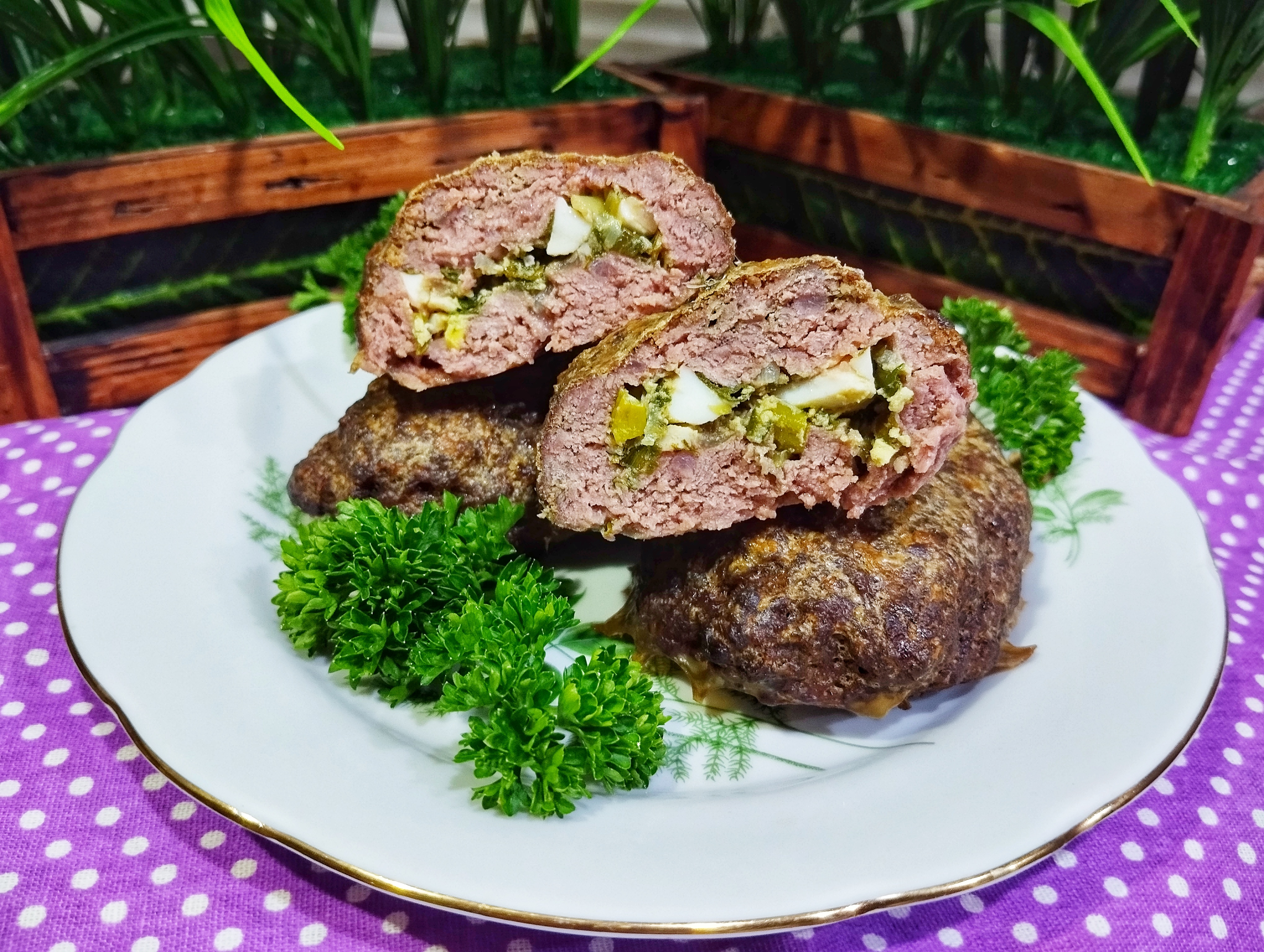 Зразы из говядины с луком и яйцом 